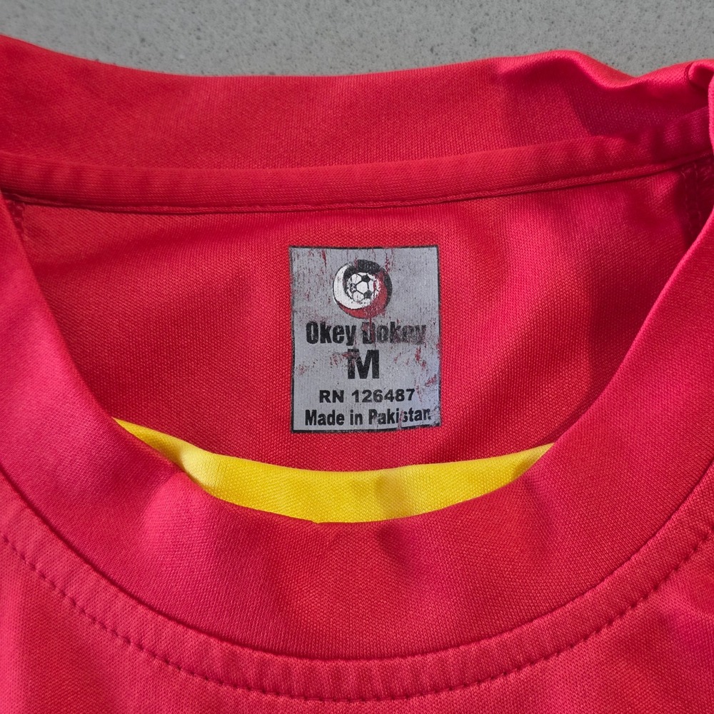 Okey Dokey Spain Soccer Jersey Mens Medium Red Espana National Team Graphic Tee - Picture 9 of 9